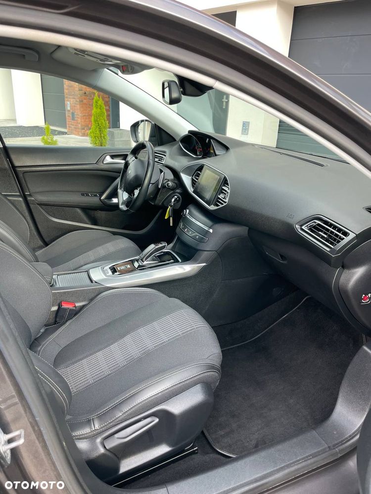 Peugeot 308 1.5 BlueHDi Allure Pack S&S EAT8 - 16