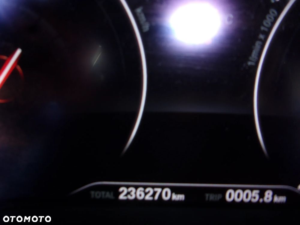 BMW Seria 5 530i xDrive Luxury Line - 17