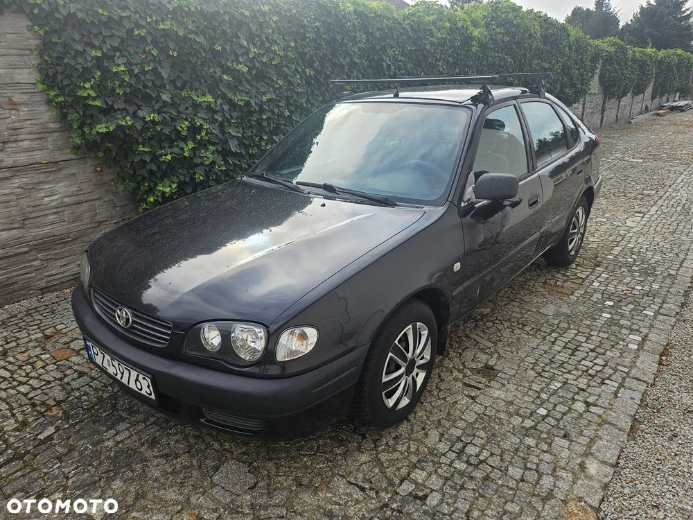 Toyota Corolla - 1