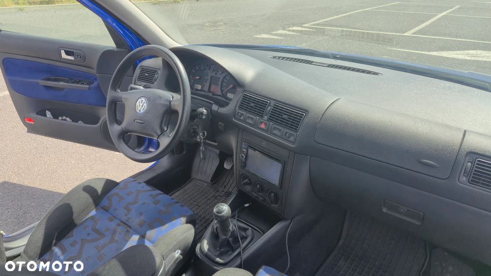 Volkswagen Golf 1.6 Comfortline - 21