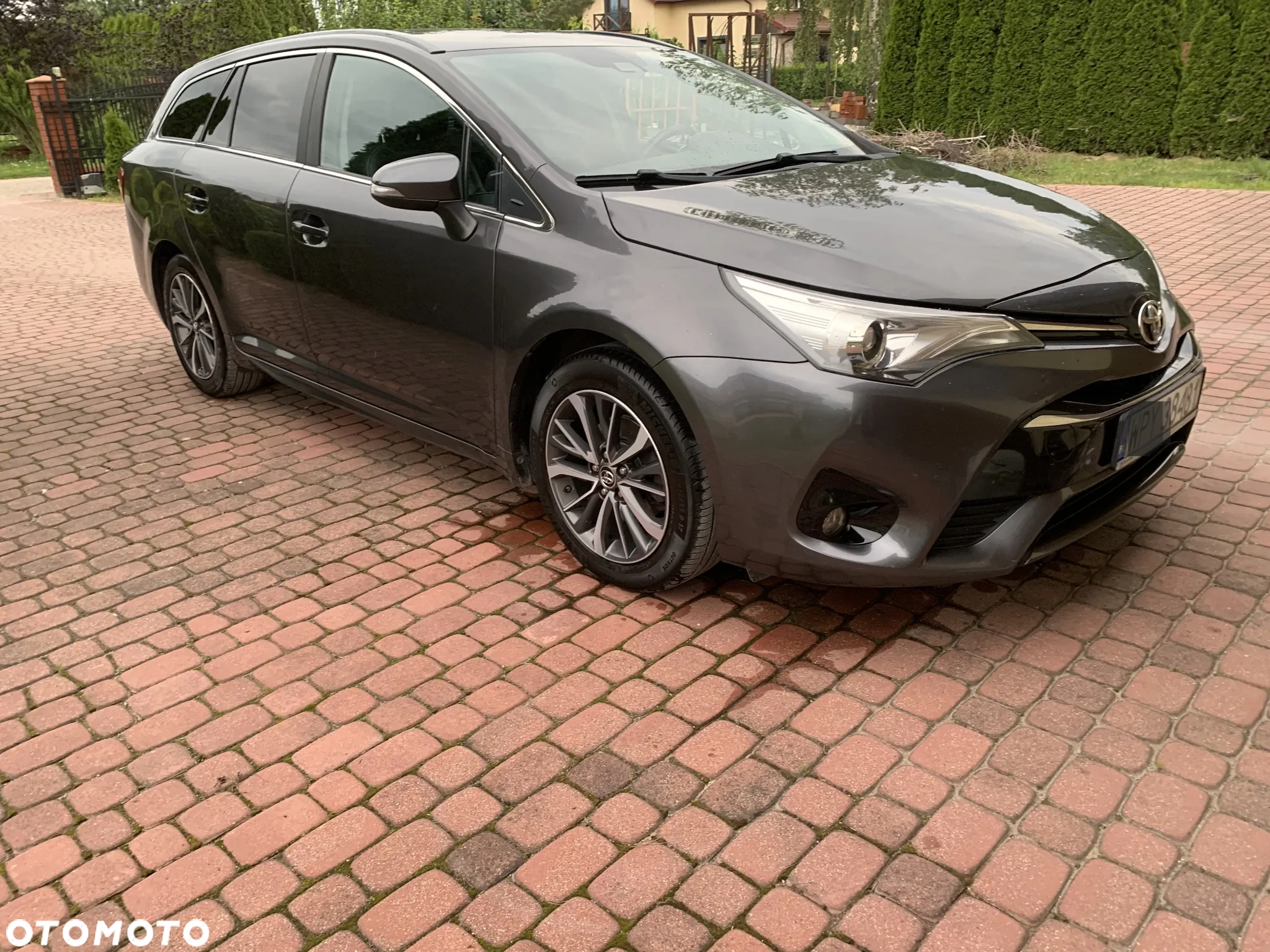 Toyota Avensis 1.8 Premium - 4