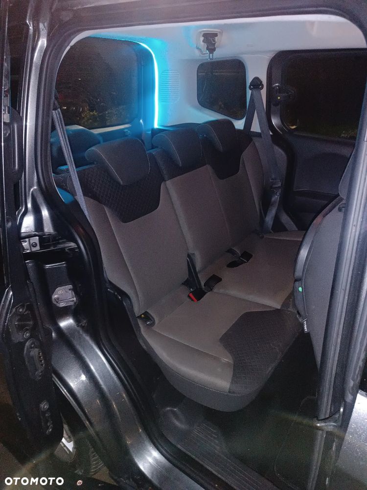 Ford Tourneo Courier 1.5 TDCi Titanium - 11