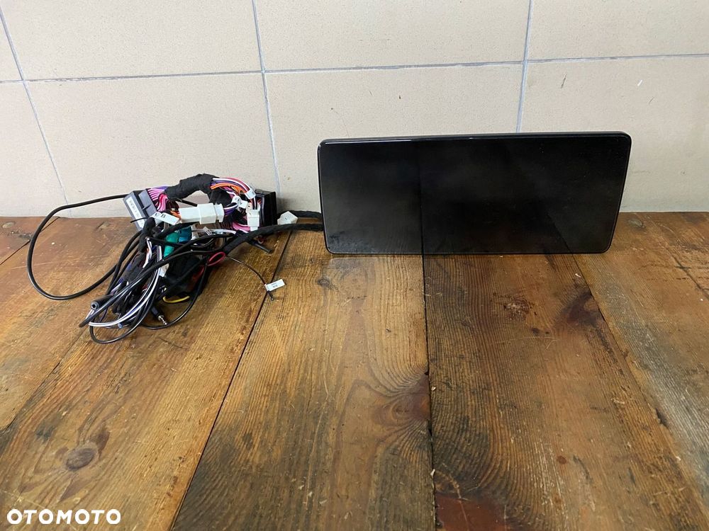 MERCEDES 246 117 176 monitor xtrons instalacja - 1