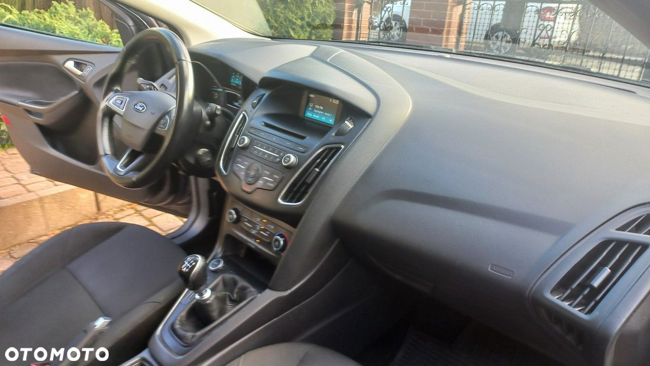 Ford Focus - 37