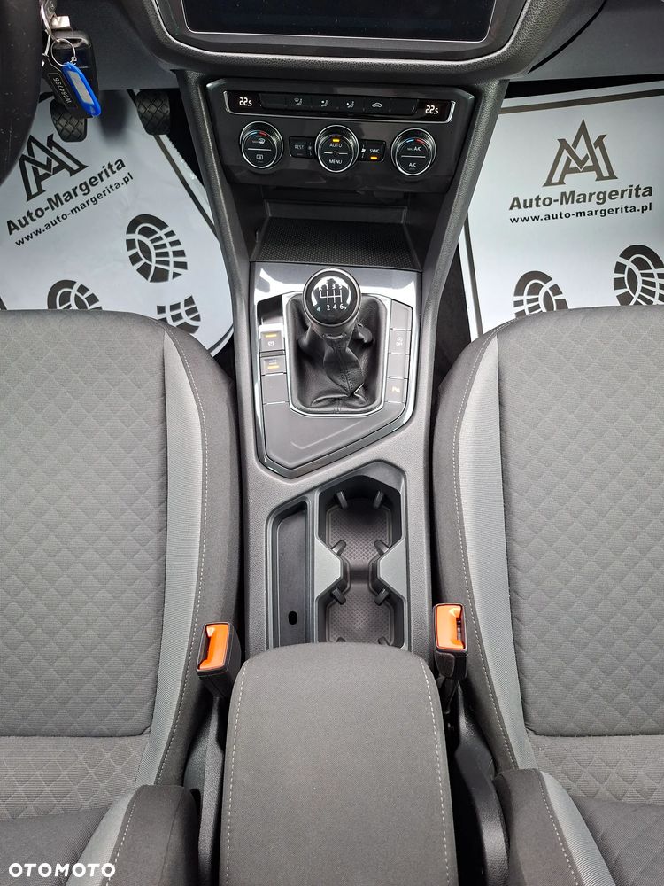Volkswagen Tiguan 2.0 TDI SCR Elegance - 24