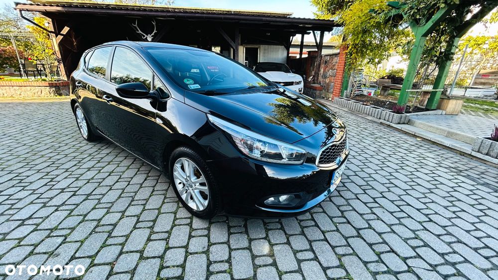 Kia Ceed - 8