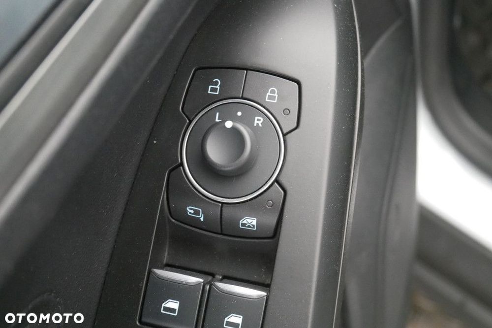 Ford Focus 1.0 EcoBoost Titanium - 27