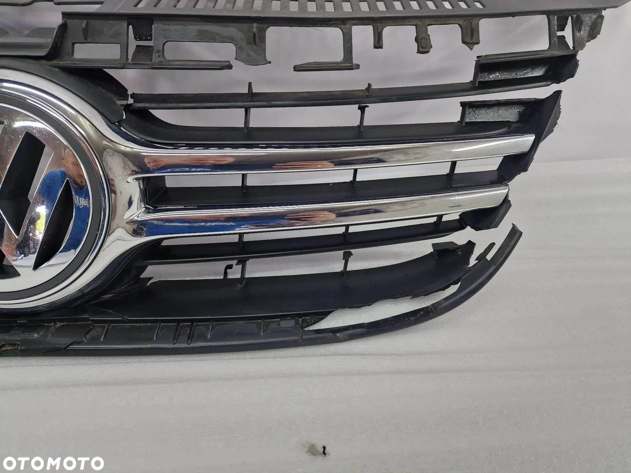 VW TIGUAN I 5N0 ATRAPA / GRILL/ CHROM / ZNACZEK PRZEDNI PRZÓD , NR 5N0853653A / 5N0853651C , NR AUKCJI GR46 - 7
