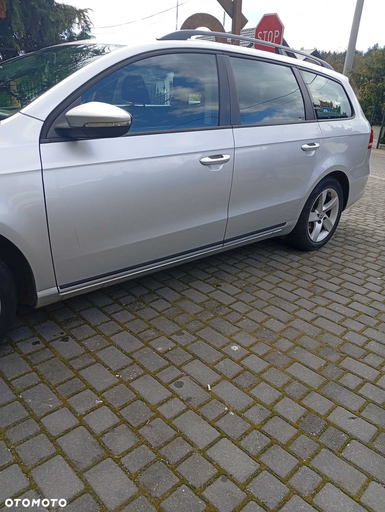 Volkswagen Passat - 4