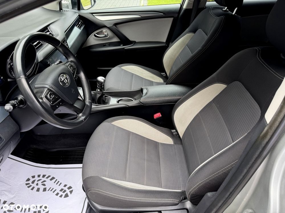Toyota Avensis Touring Sports 1.8 Business Edition - 7