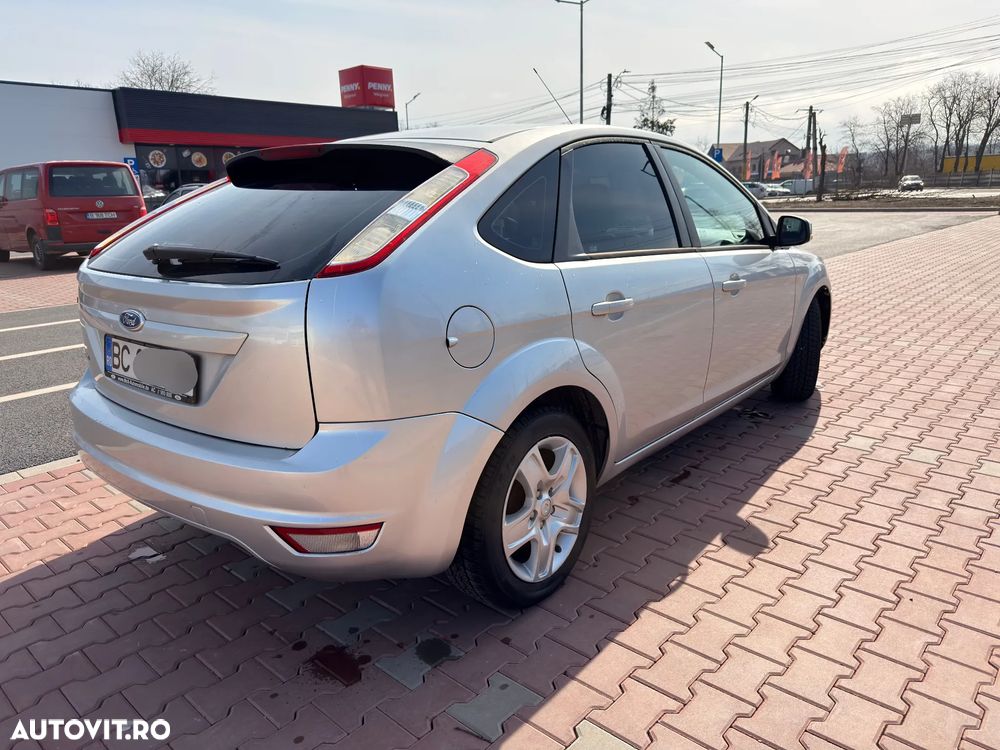 Ford Focus 1.6i Trend - 2