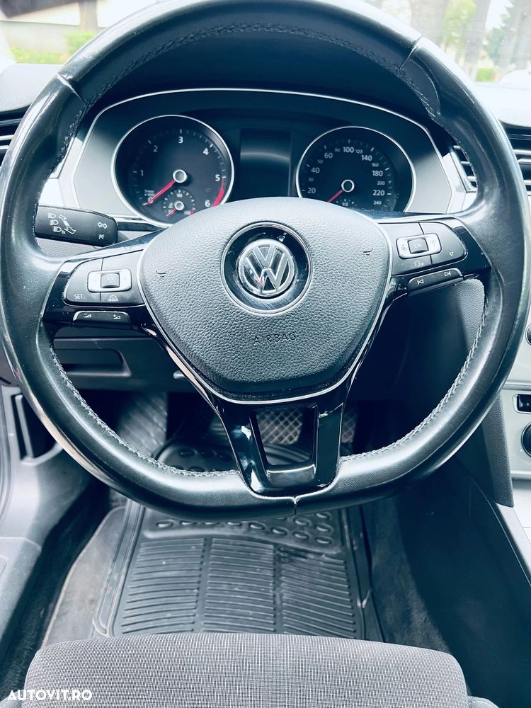 Volkswagen Passat 2.0 TDI DSG Comfortline - 13