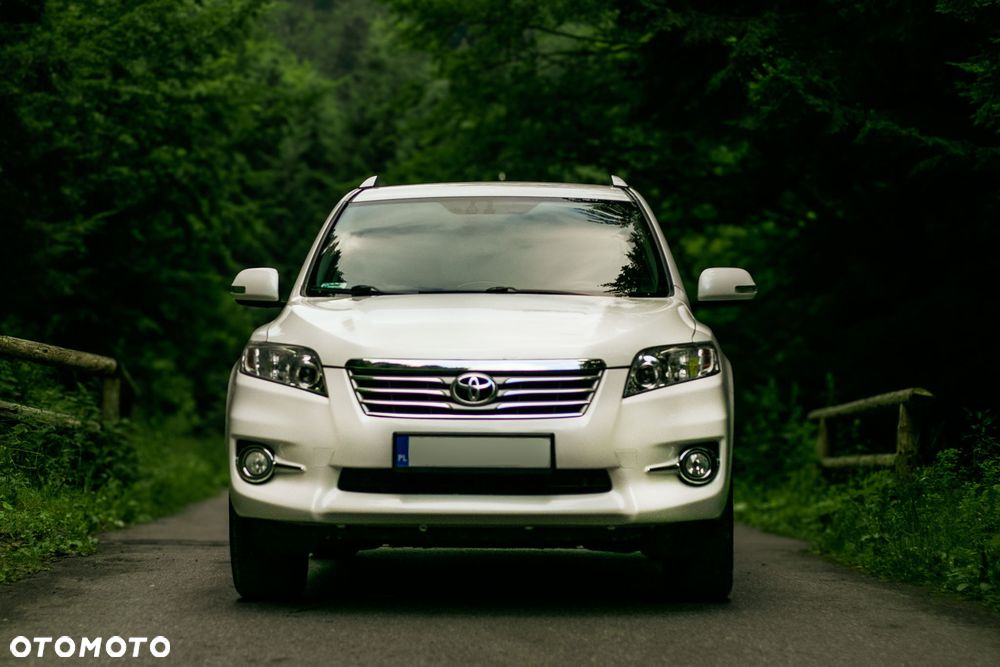 Toyota RAV4 - 8