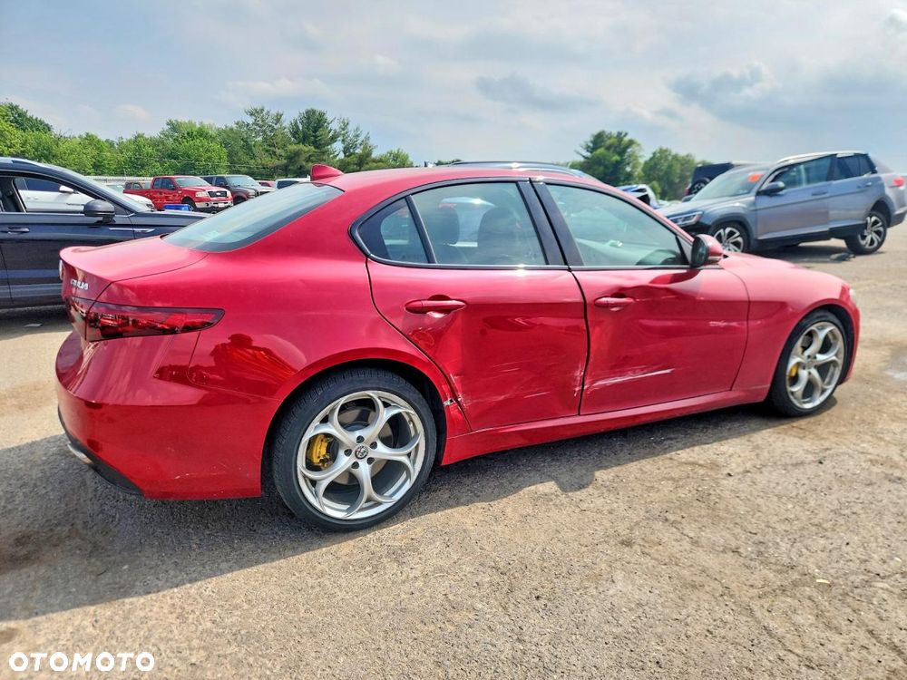 Alfa Romeo Giulia - 4