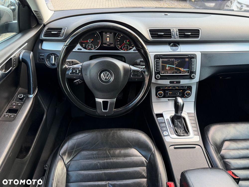 Volkswagen Passat - 13