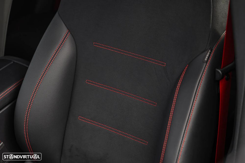 Mercedes-Benz GLB 35 AMG 4Matic Speedshift DCT 8G - 26