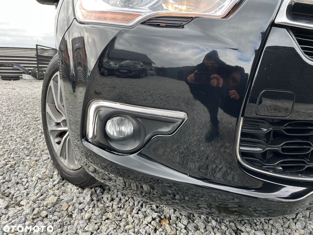Citroën DS4 e-HDi 110 SoChic - 8