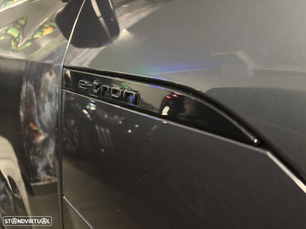 Audi Q8 e-Tron 55 quattro advanced - 19