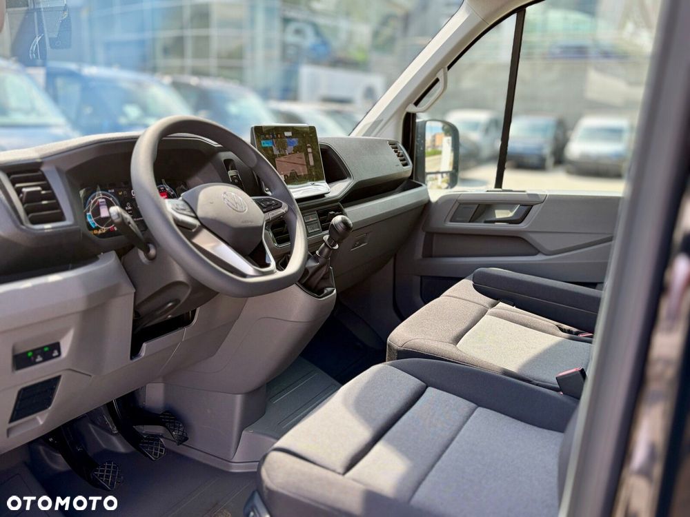 Volkswagen Crafter 35 Podwozie z pojedynczą kabiną silnik: 2,0 l EU6 SCR 177 KM / skrzynia biegów: Przedni napęd manualna 6-biegowa rozstaw osi: 4490 mm - 14