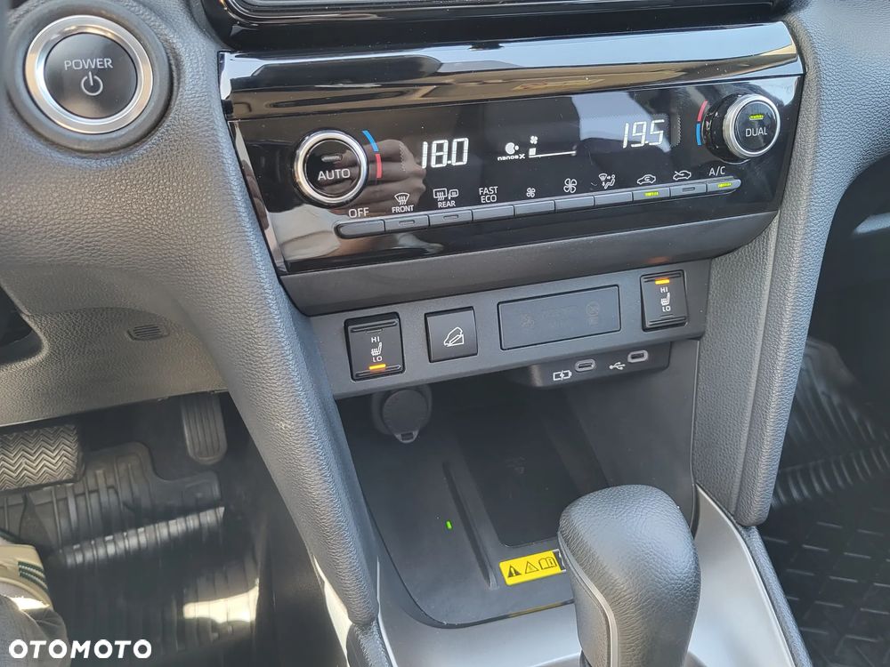 Toyota Yaris Cross Hybrid 1.5 Executive AWD - 17