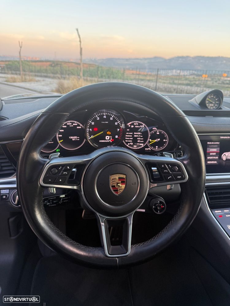 Porsche Panamera Sport Turismo - 11
