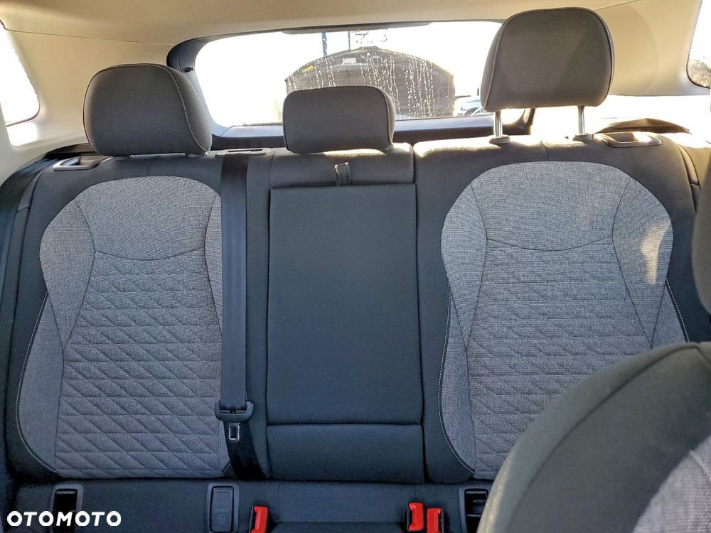 Volkswagen Tiguan - 11