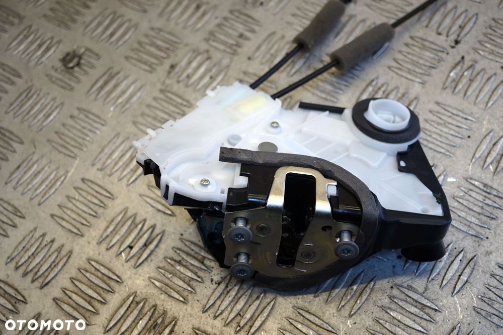 ZAMEK DRZWI PRAWY PRZÓD YARIS CROSS 69030-K0031 TOYOTA 2020- - 3