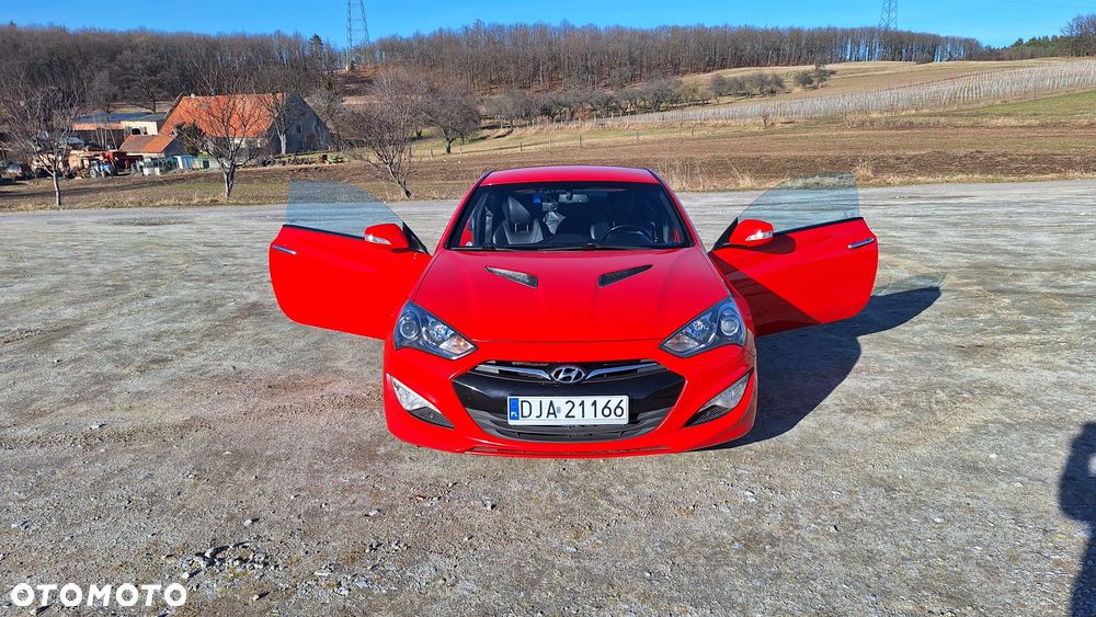 Hyundai Genesis Coupe - 13