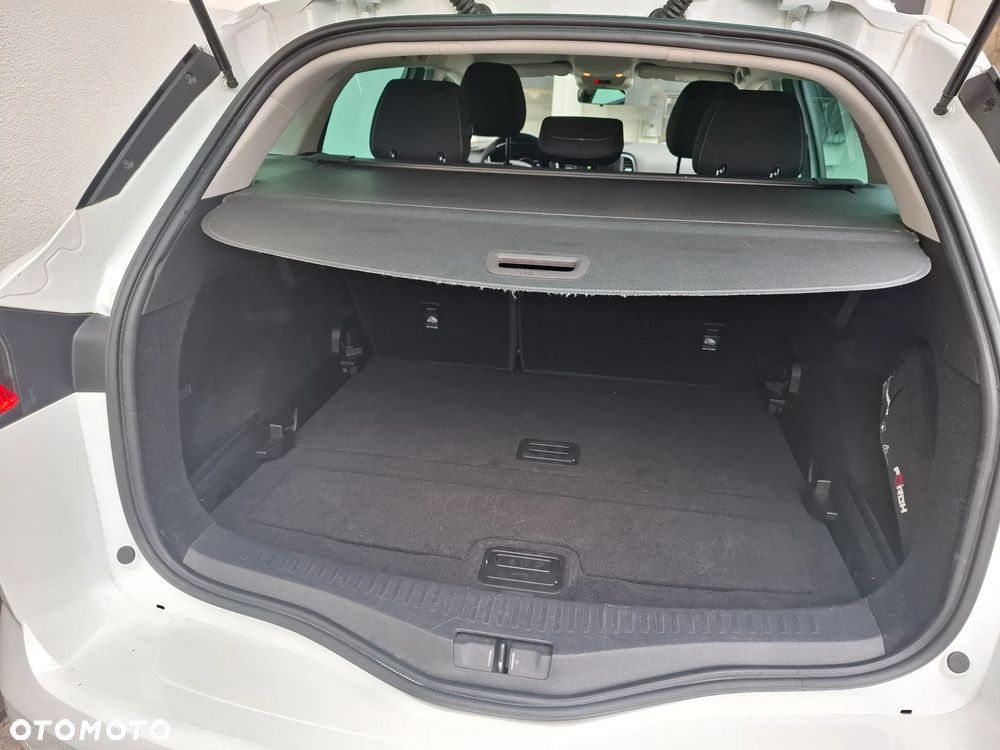 Renault Megane ENERGY TCe 140 EDC LIMITED - 18