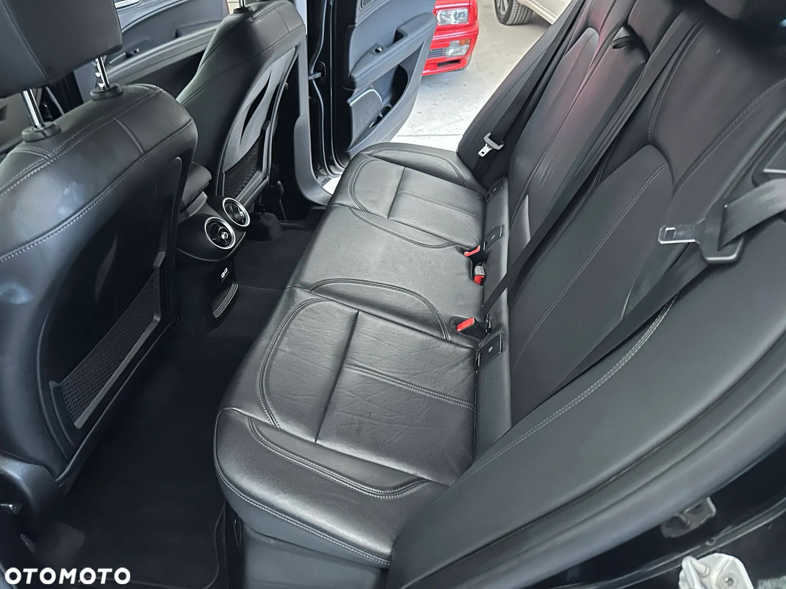 Alfa Romeo Stelvio - 8