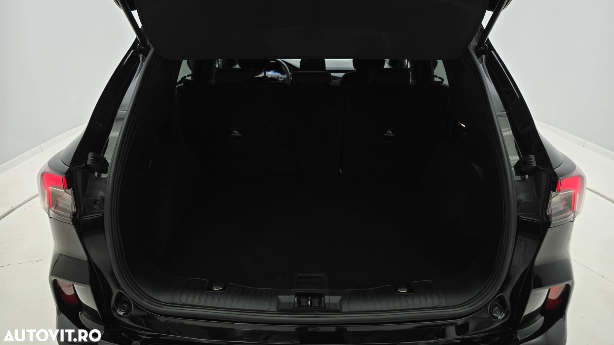 Ford Kuga - 25
