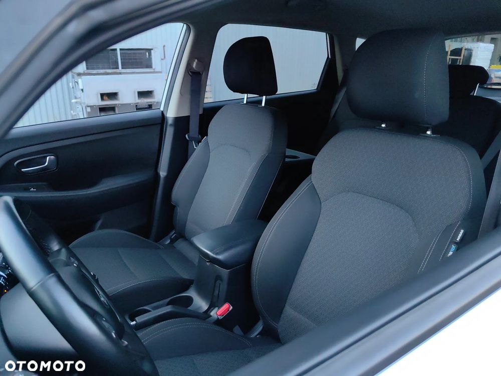 Kia Carens 1.7 CRDi 141 UEFA EURO 2016 - 14