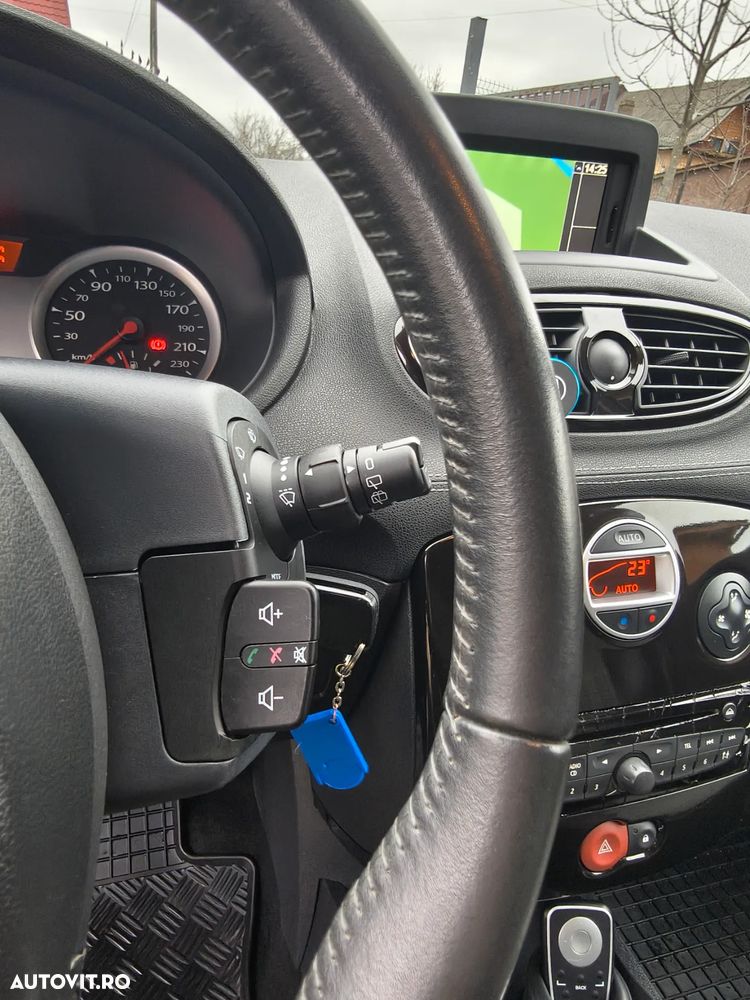 Renault Clio 1.5 dCi 90 FAP Luxe - 27