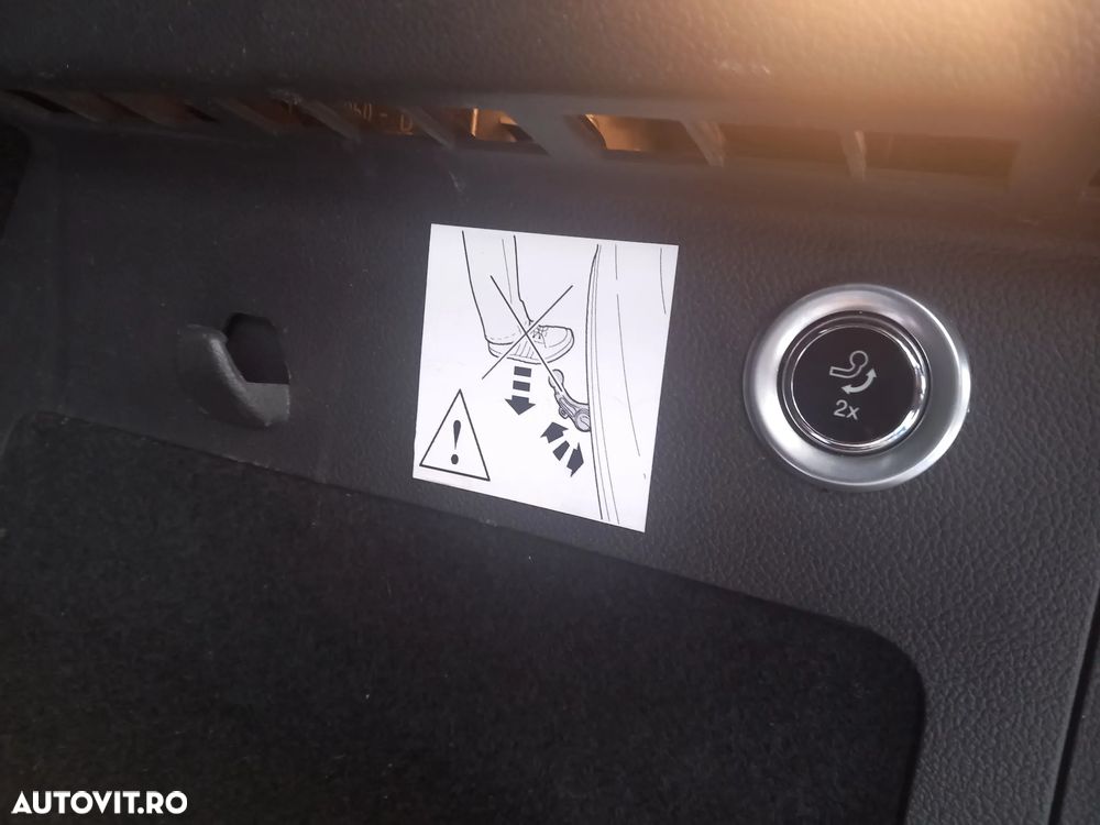 Ford Kuga 2.0 TDCi 4x4 Aut. Vignale - 12