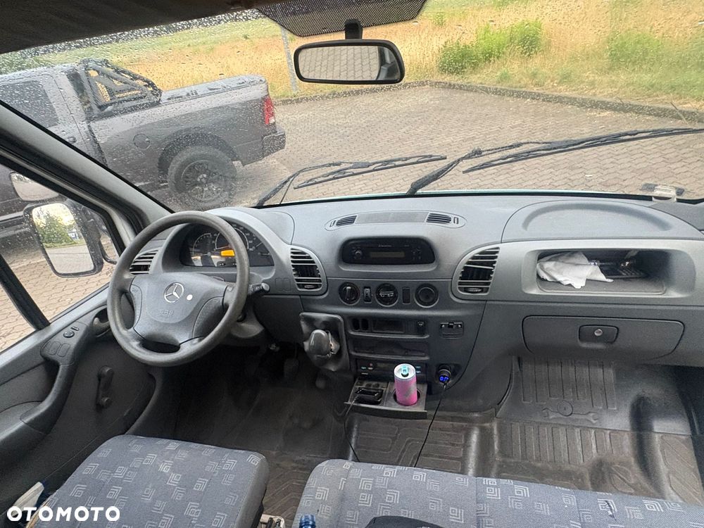 Mercedes-Benz Sprinter - 23