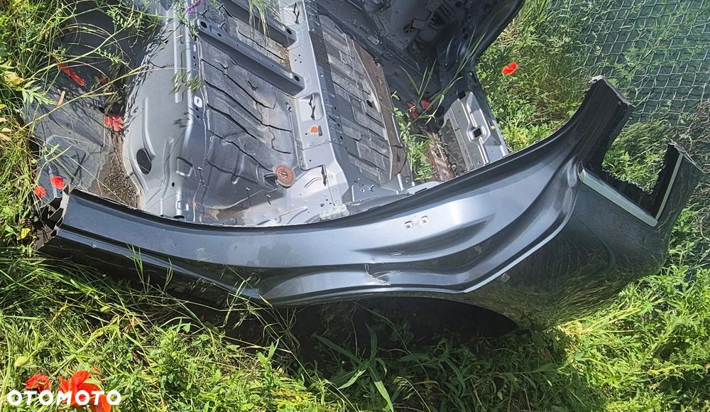 Ćwiartka Tył Lewa Poszycie Błotnik Lewy Mercedes GLC W253 SUV - 4