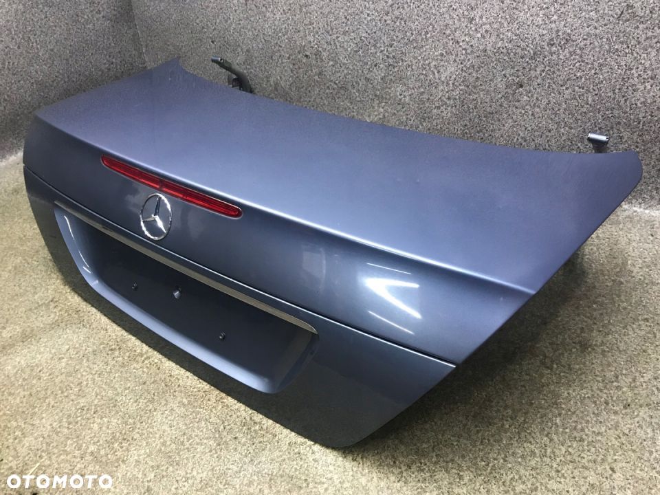 W211 klapa bagaznika tyl swiatlo STOP 353U SEDAN - 6