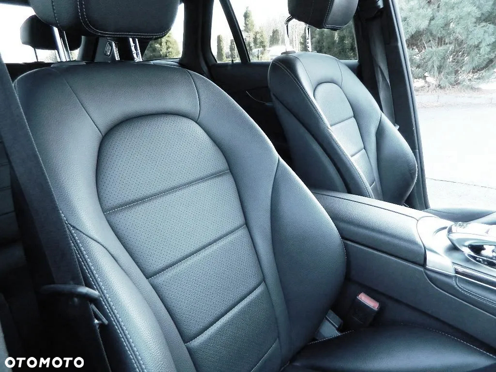 Mercedes-Benz GLC 300 4Matic 9G-TRONIC AMG Line - 14
