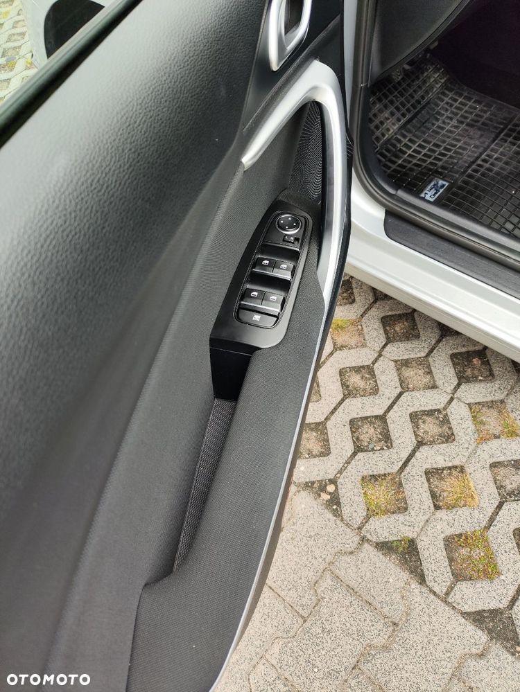 Kia Ceed 1.5 T-GDI M - 14
