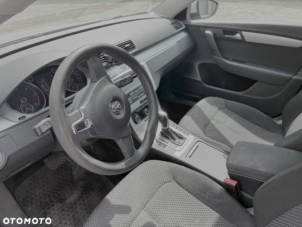 Volkswagen Passat 2.0 TDI Comfortline DSG - 3