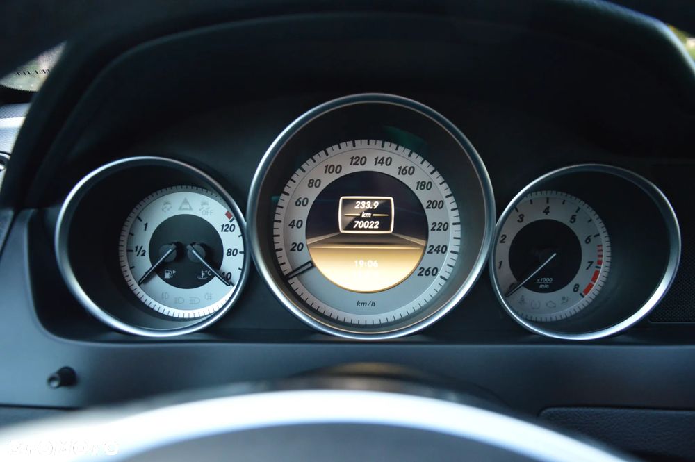 Mercedes-Benz Klasa C 180 BlueEFFICIENCY - 21