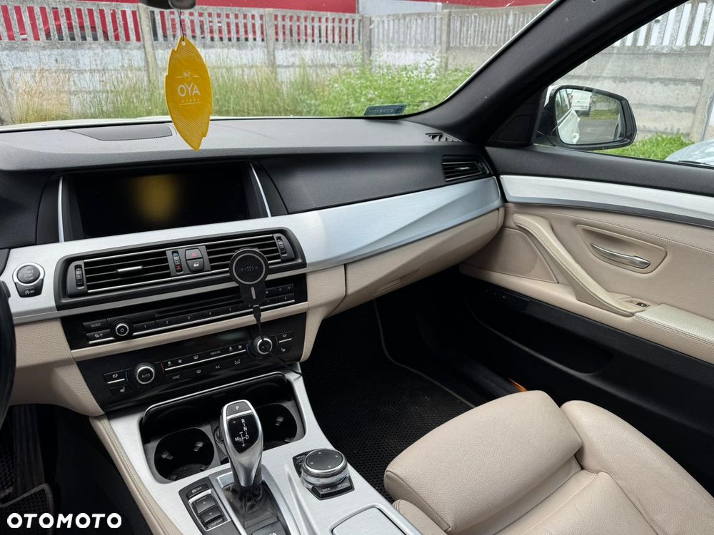 BMW Seria 5 525d xDrive Luxury Line - 14