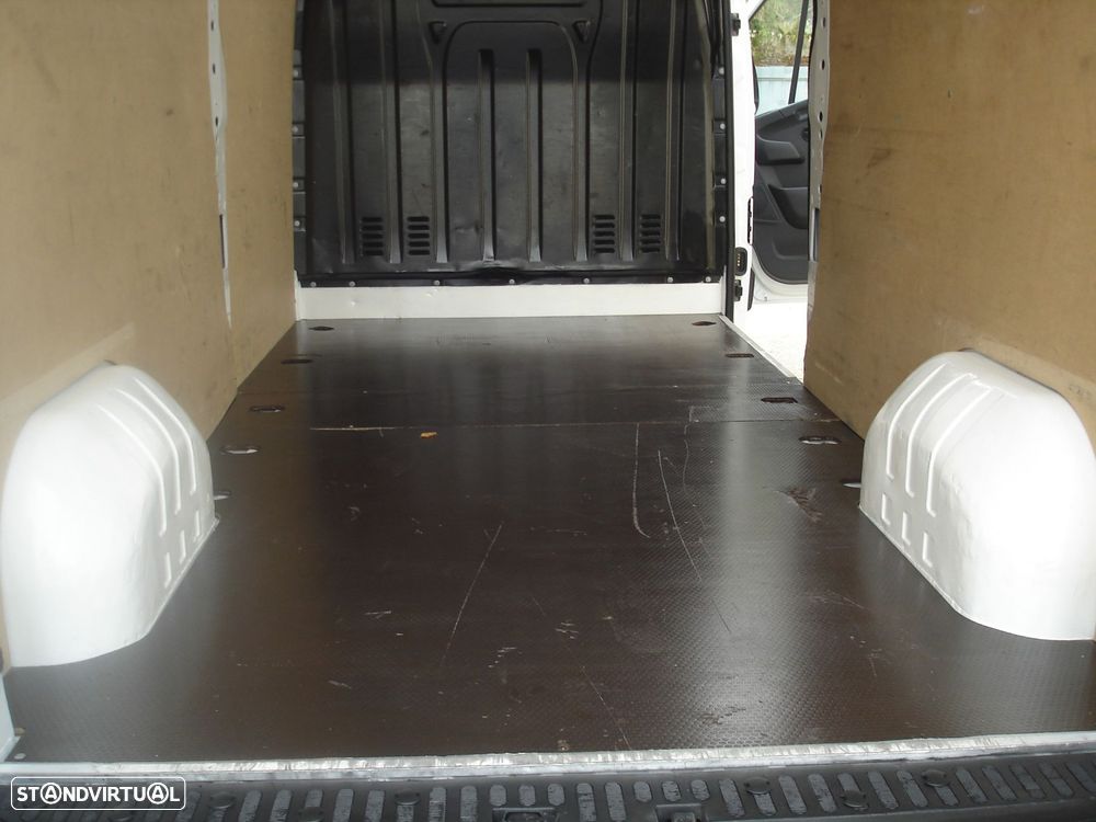 Renault Master 2300-150 CV - 16