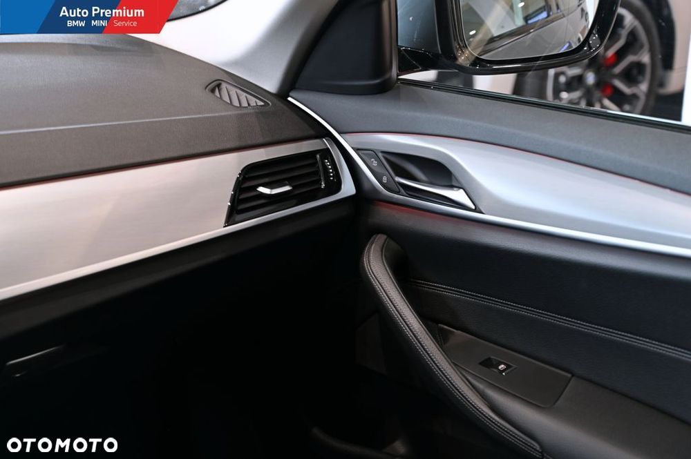 BMW Seria 5 520d xDrive - 16