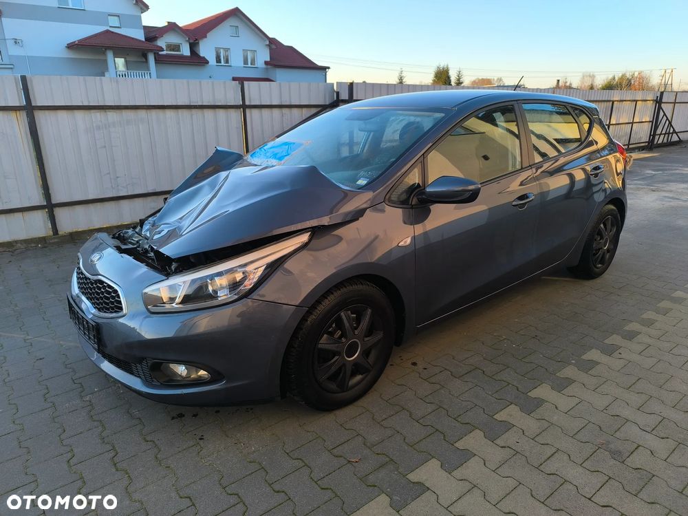 Kia Ceed 1.4 CVVT Dream-Team Edition - 1
