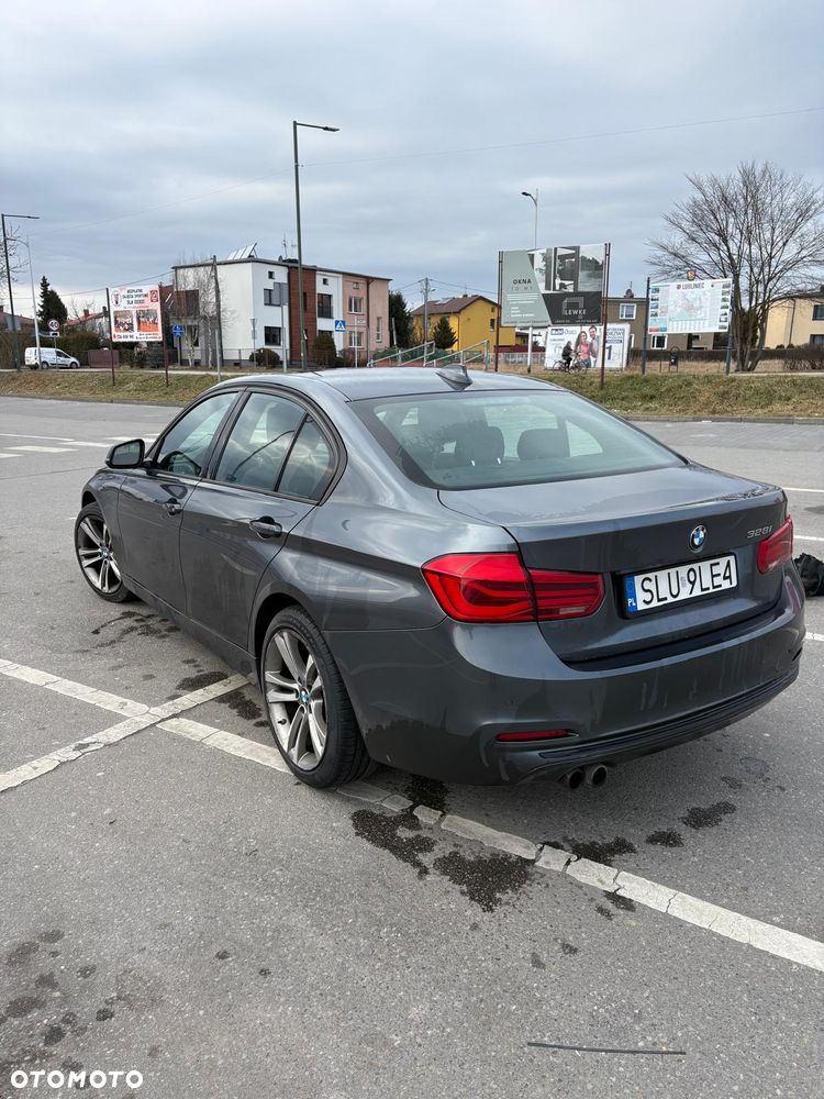 BMW Seria 3 328i Sport Line - 2