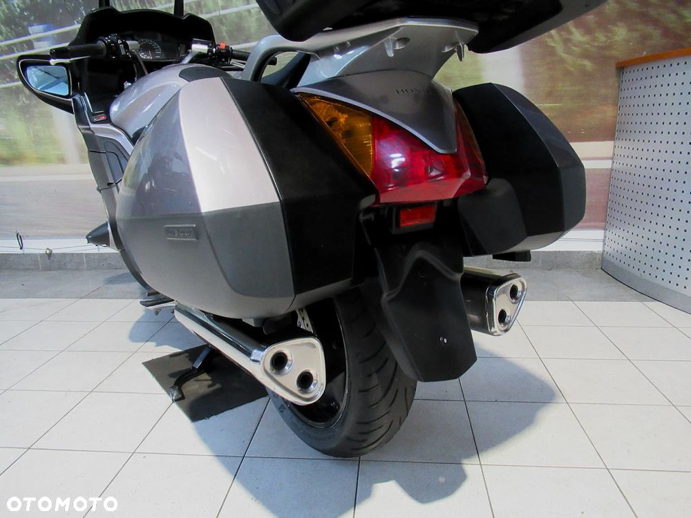Honda ST - 17
