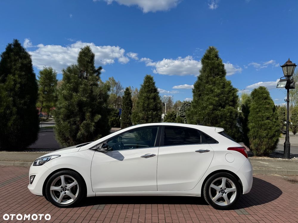 Hyundai i30 1.6 CRDi Fifa World Cup Edition - 4