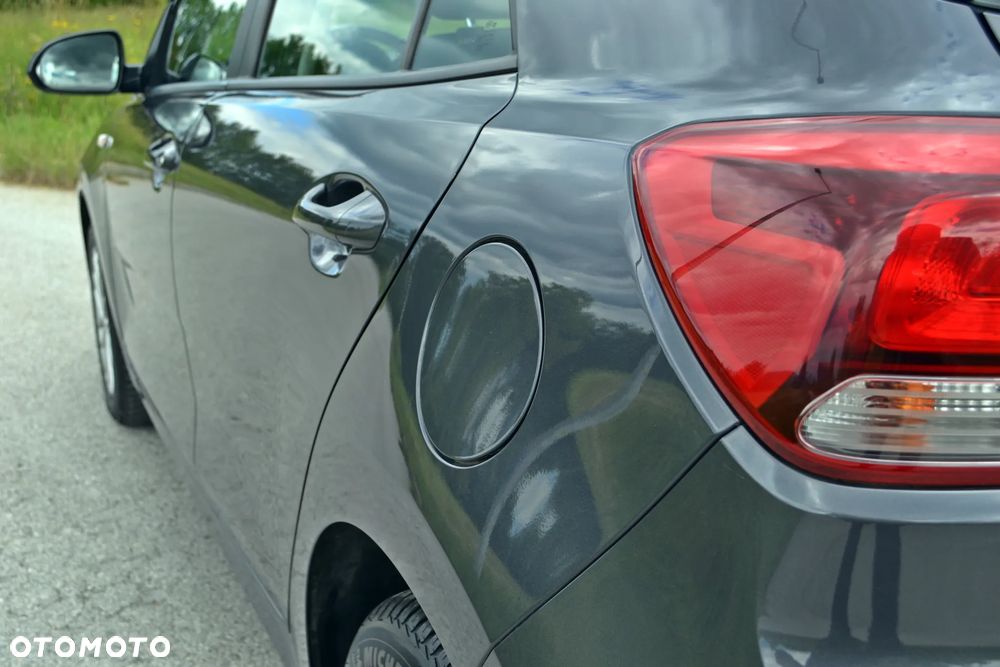 Kia Rio - 12