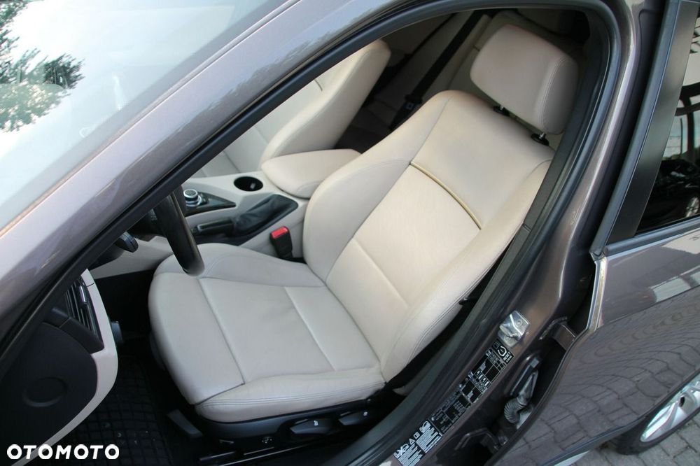BMW X1 xDrive20d - 17